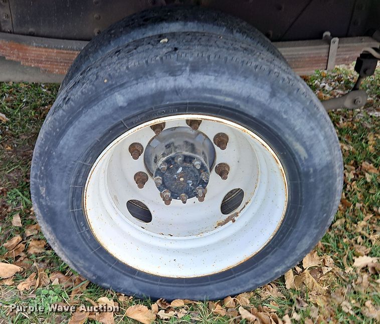 image for item DN7114 2006 GMC C5500  box truck