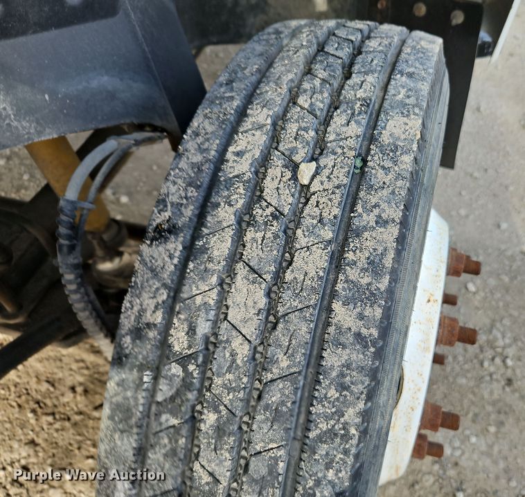 image for item DN7114 2006 GMC C5500  box truck