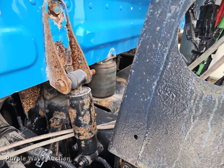 image for item DN7115 2012 Freightliner Cascadia  semi truck