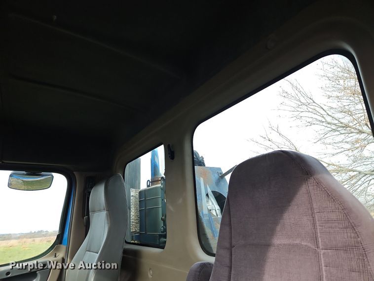 image for item DN7115 2012 Freightliner Cascadia  semi truck