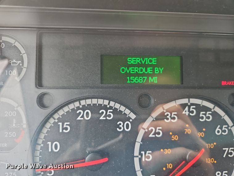 image for item DN7115 2012 Freightliner Cascadia  semi truck