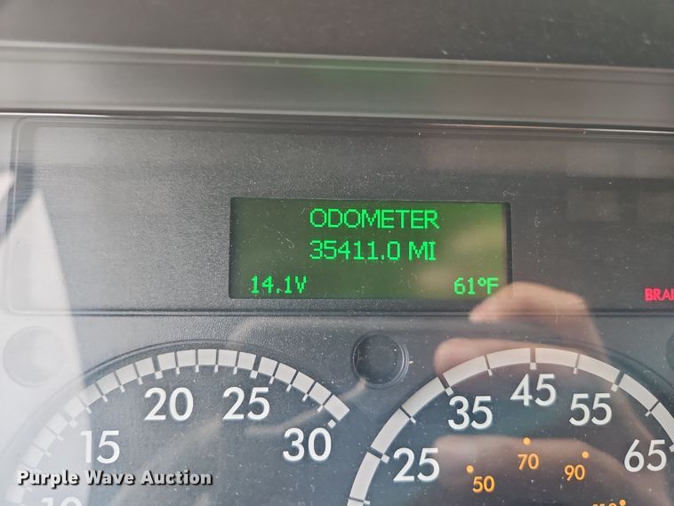 image for item DN7115 2012 Freightliner Cascadia  semi truck