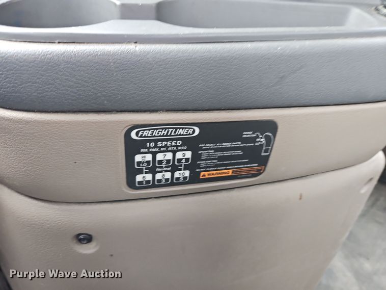 image for item DN7115 2012 Freightliner Cascadia  semi truck