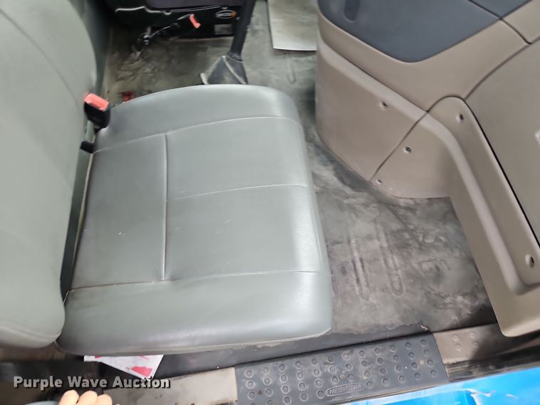 image for item DN7115 2012 Freightliner Cascadia  semi truck