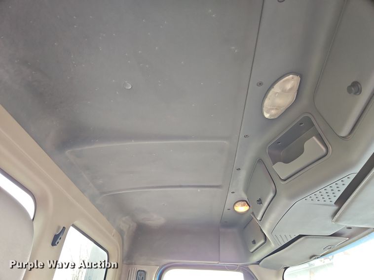 image for item DN7115 2012 Freightliner Cascadia  semi truck