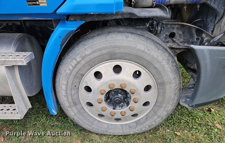 image for item DN7115 2012 Freightliner Cascadia  semi truck