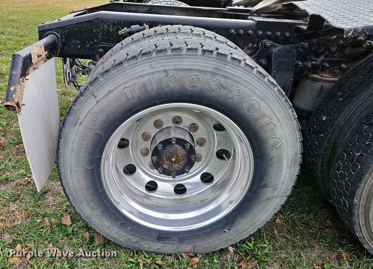 image for item DN7115 2012 Freightliner Cascadia  semi truck