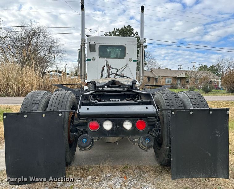 image for item DO5173 2013 Kenworth T800  semi truck