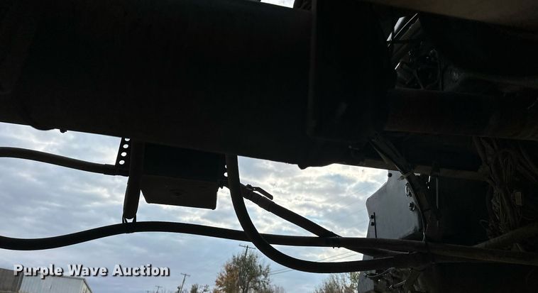 image for item DO5173 2013 Kenworth T800  semi truck