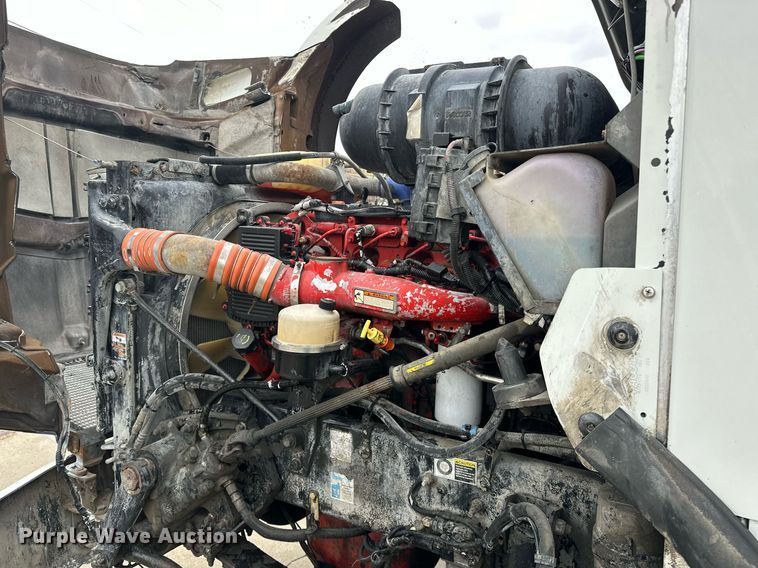 image for item DO5173 2013 Kenworth T800  semi truck