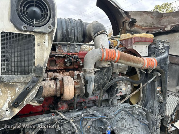 image for item DO5173 2013 Kenworth T800  semi truck