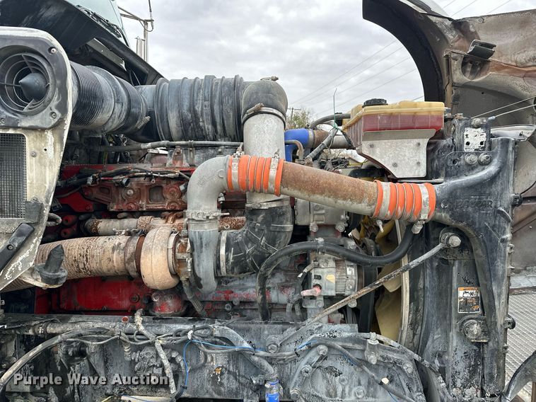 image for item DO5173 2013 Kenworth T800  semi truck