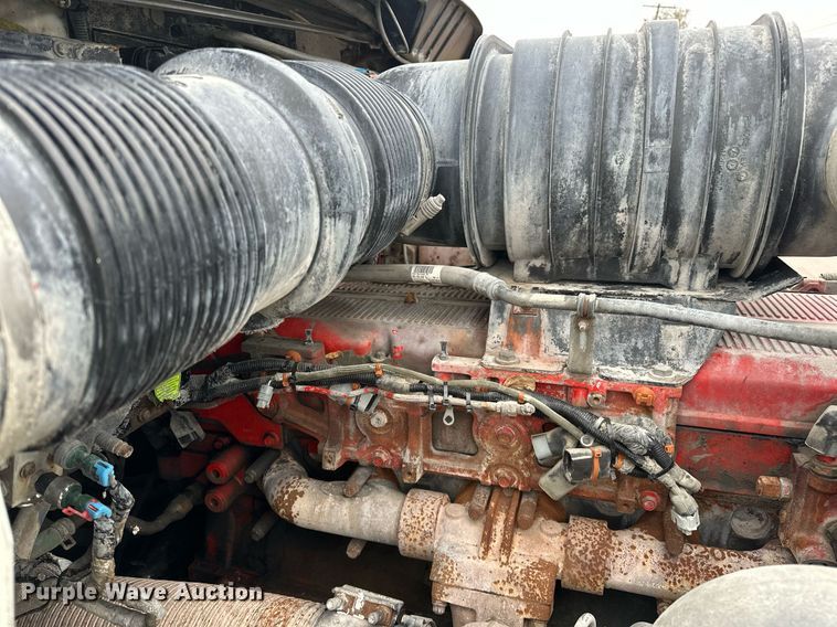 image for item DO5173 2013 Kenworth T800  semi truck