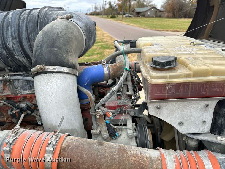 image for item DO5173 2013 Kenworth T800  semi truck