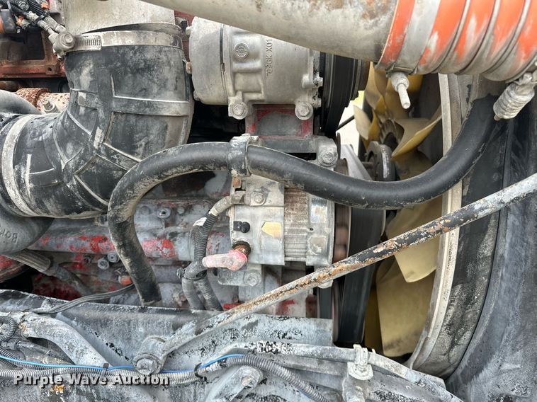 image for item DO5173 2013 Kenworth T800  semi truck