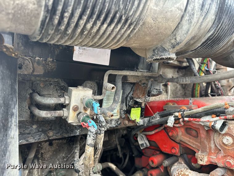 image for item DO5173 2013 Kenworth T800  semi truck