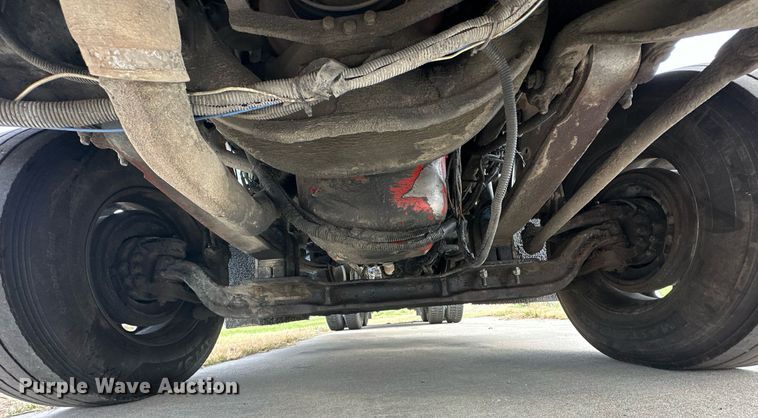 image for item DO5173 2013 Kenworth T800  semi truck