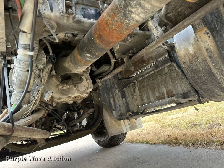 image for item DO5173 2013 Kenworth T800  semi truck