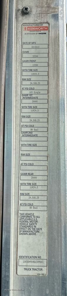 image for item DO5173 2013 Kenworth T800  semi truck