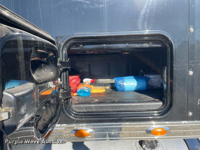 image for item DP0233 2016 Freightliner Coronado  glider kit semi truck