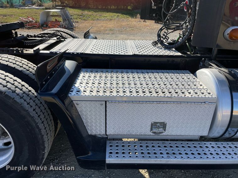 image for item DP0233 2016 Freightliner Coronado  glider kit semi truck