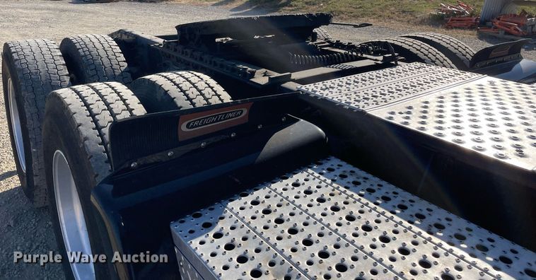 image for item DP0233 2016 Freightliner Coronado  glider kit semi truck