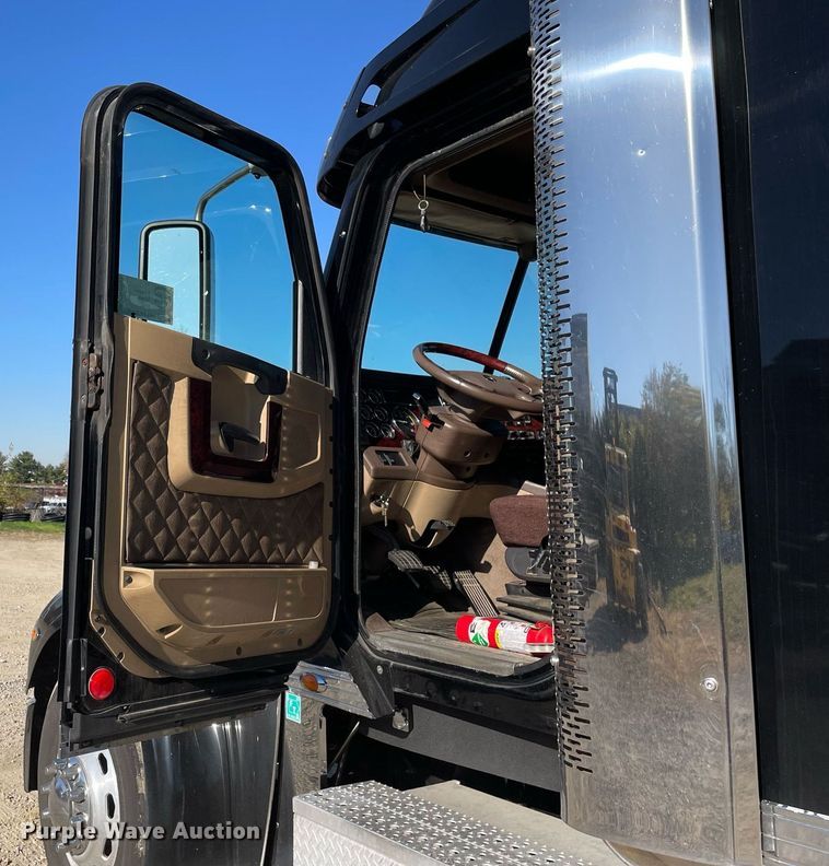 image for item DP0233 2016 Freightliner Coronado  glider kit semi truck