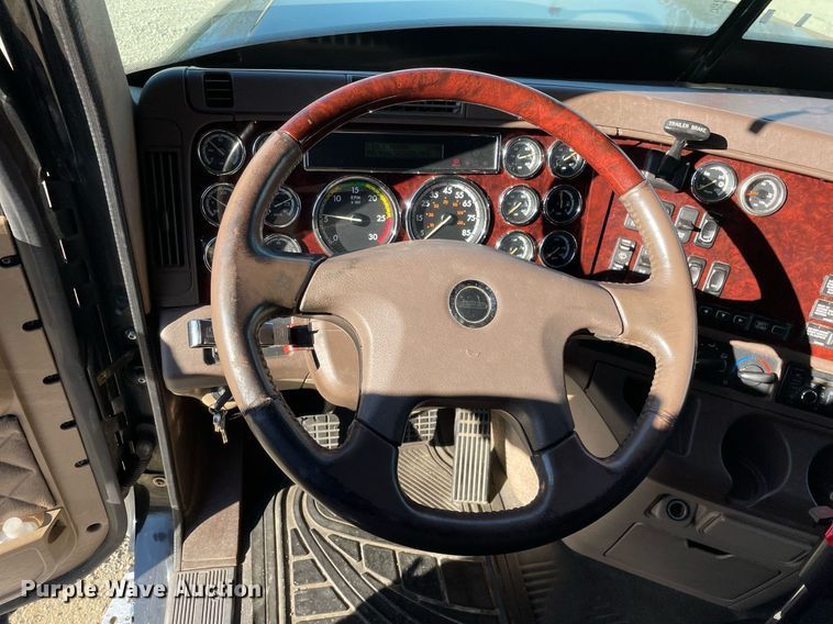 image for item DP0233 2016 Freightliner Coronado  glider kit semi truck