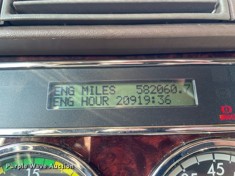 image for item DP0233 2016 Freightliner Coronado  glider kit semi truck