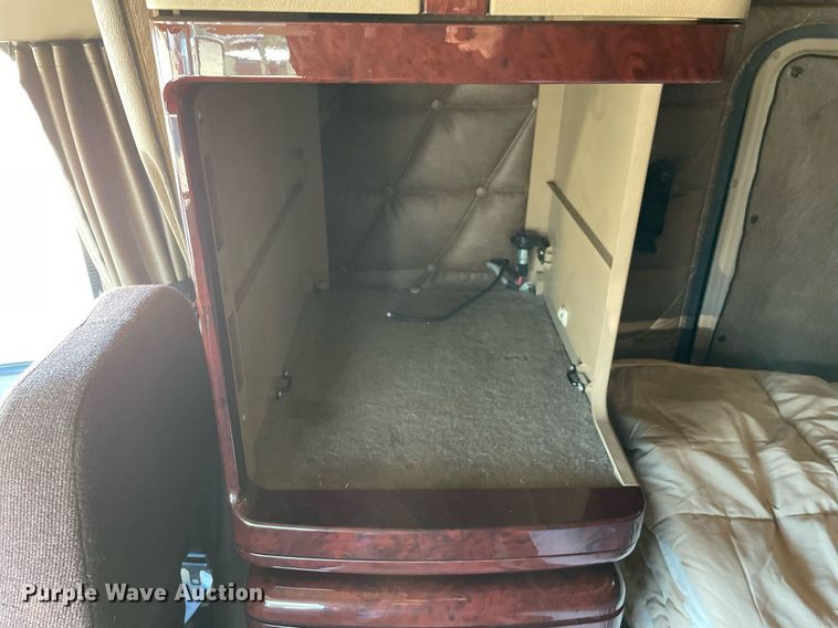 image for item DP0233 2016 Freightliner Coronado  glider kit semi truck