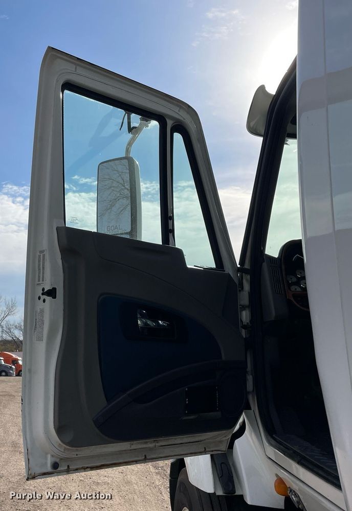 image for item DP0238 2010 International ProStar Premium  semi truck