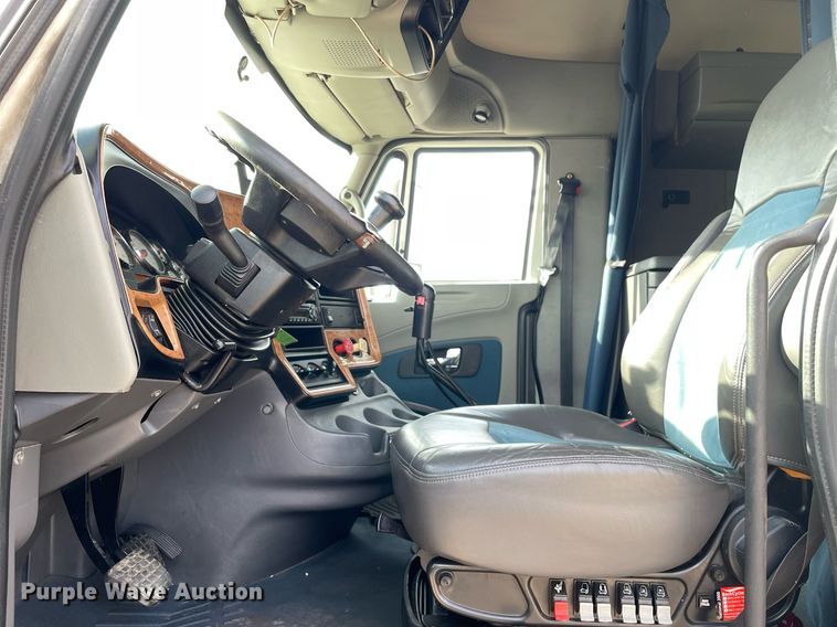 image for item DP0238 2010 International ProStar Premium  semi truck