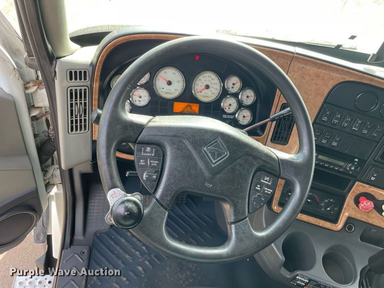 image for item DP0238 2010 International ProStar Premium  semi truck