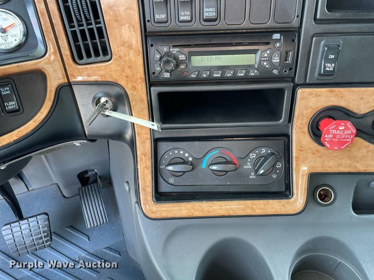 image for item DP0238 2010 International ProStar Premium  semi truck