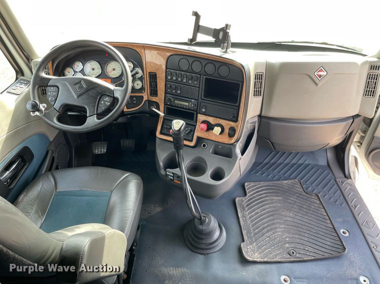 image for item DP0238 2010 International ProStar Premium  semi truck