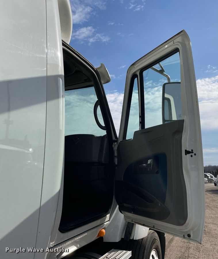 image for item DP0238 2010 International ProStar Premium  semi truck