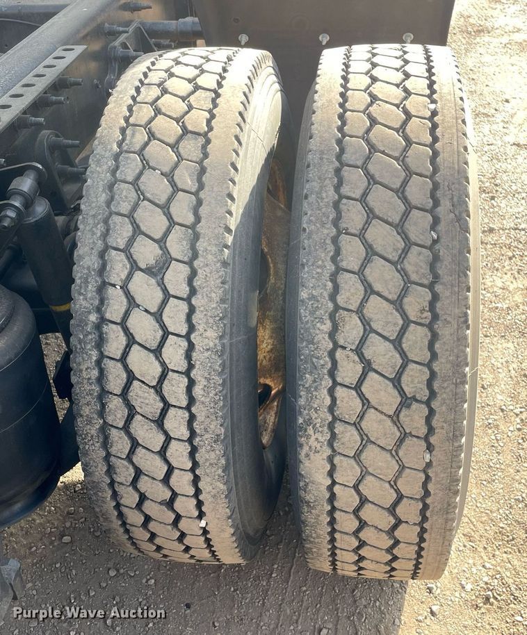 image for item DP0238 2010 International ProStar Premium  semi truck