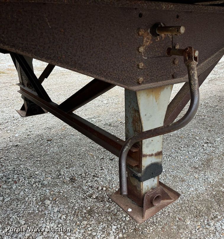 image for item DP2145 1985 Lufkin TFV-IP ST  dry van trailer