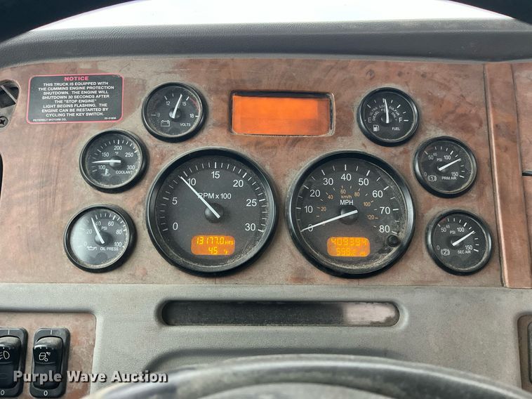 image for item DP2146 2009 Peterbilt 386  semi truck