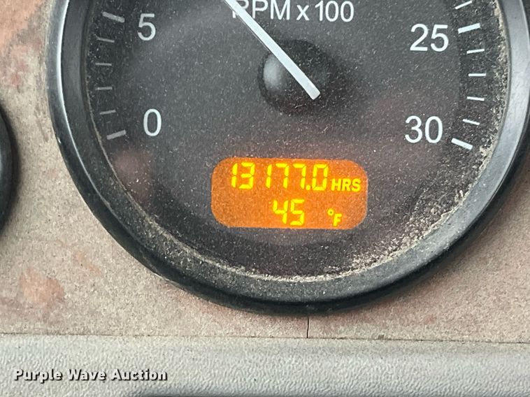 image for item DP2146 2009 Peterbilt 386  semi truck