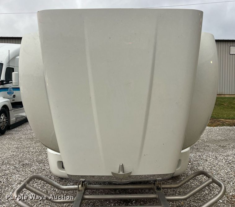 image for item DP2146 2009 Peterbilt 386  semi truck