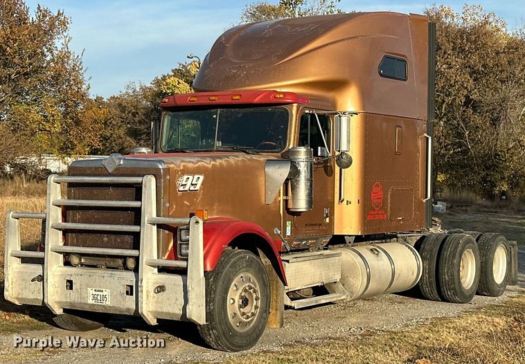 image for item DP3204 1999 International 9300  semi truck