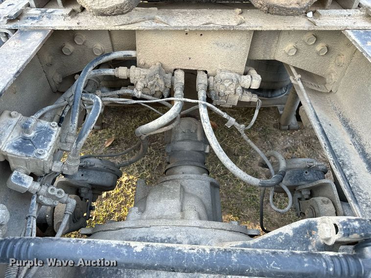 image for item DP3204 1999 International 9300  semi truck