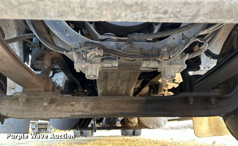 image for item DP3204 1999 International 9300  semi truck