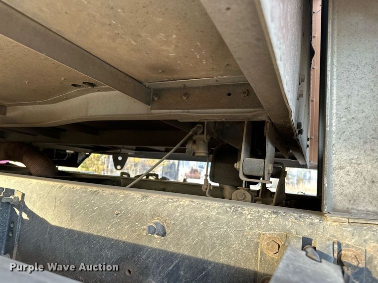 image for item DP3204 1999 International 9300  semi truck