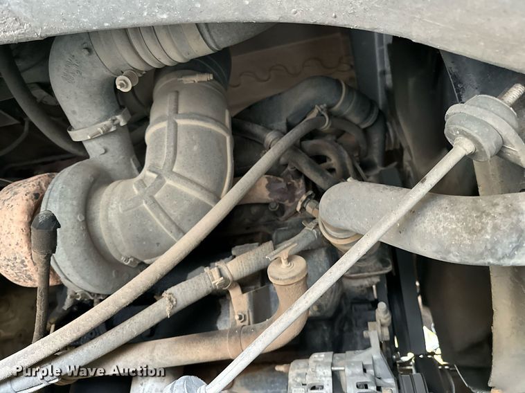 image for item DP3204 1999 International 9300  semi truck