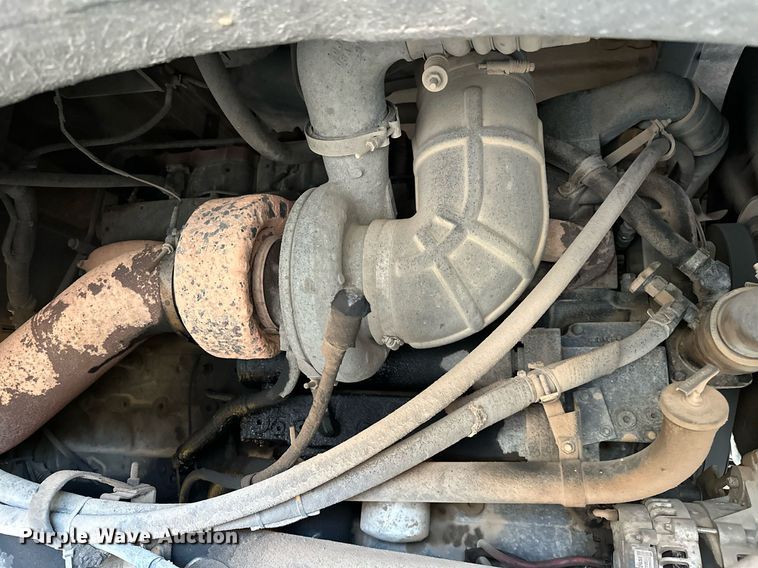 image for item DP3204 1999 International 9300  semi truck