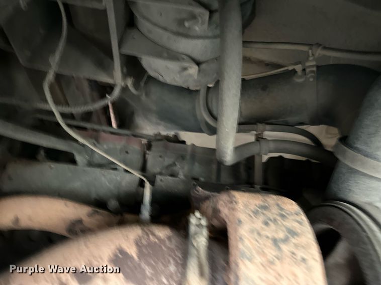 image for item DP3204 1999 International 9300  semi truck