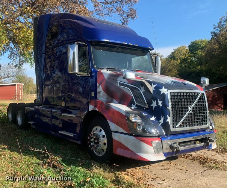 image for item DP8759 2015 Volvo VNL670  semi truck