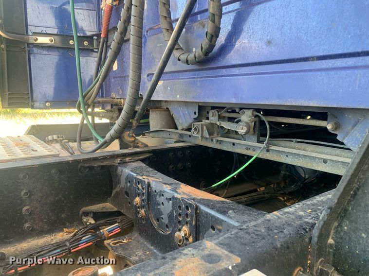 image for item DP8759 2015 Volvo VNL670  semi truck